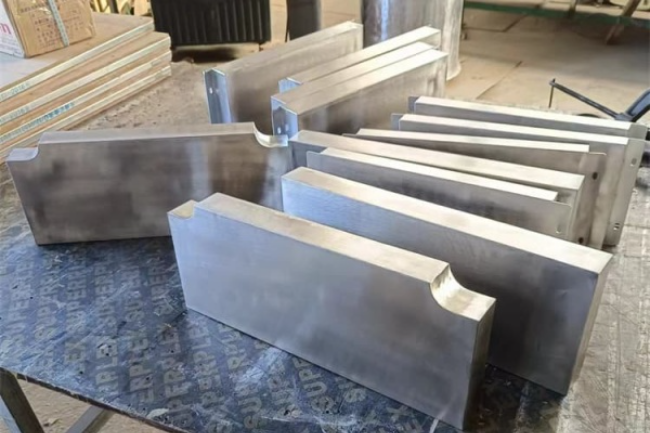 朝阳不锈钢包铅件